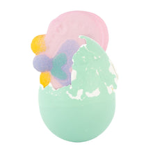 Charger l'image dans la galerie, Oeuf de papillon à éclore